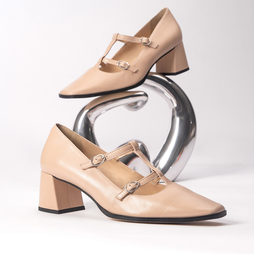 Court sand colour leather heeled shoes. 