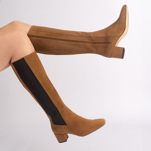 Knee-high boots in saddle colour split leather 